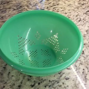 Vintage Tupperware colander